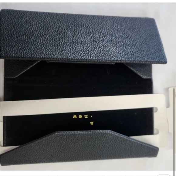A New Day Black Eyewear Collapsable Case - Picture 2 of 5